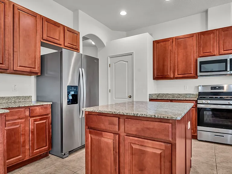 1341 Salmonberry St — Photo 15