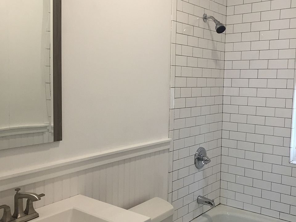 2nd image of 60 King St