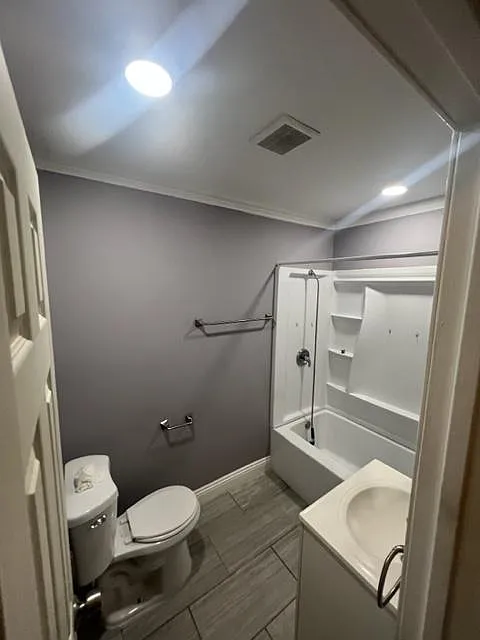 2 bed, 660 sqft, $2,300 — Photo 2