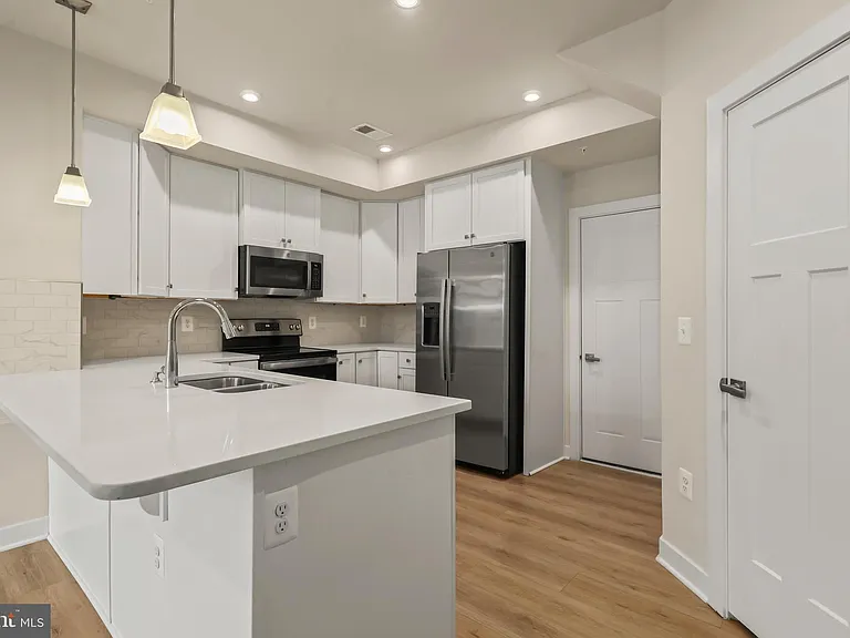 1733 Dunnington Pl — Photo 7