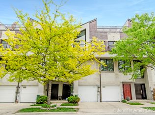 657 N Carpenter St, Chicago, IL 60642