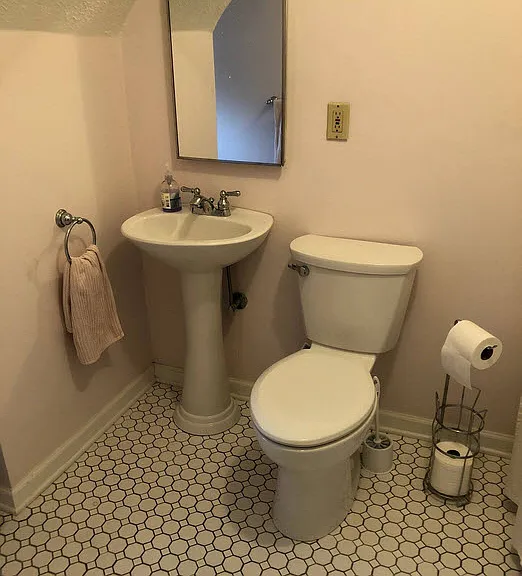 3rd floor suite bathroom