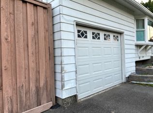 37 College View Dr, Loudonville, NY 12211