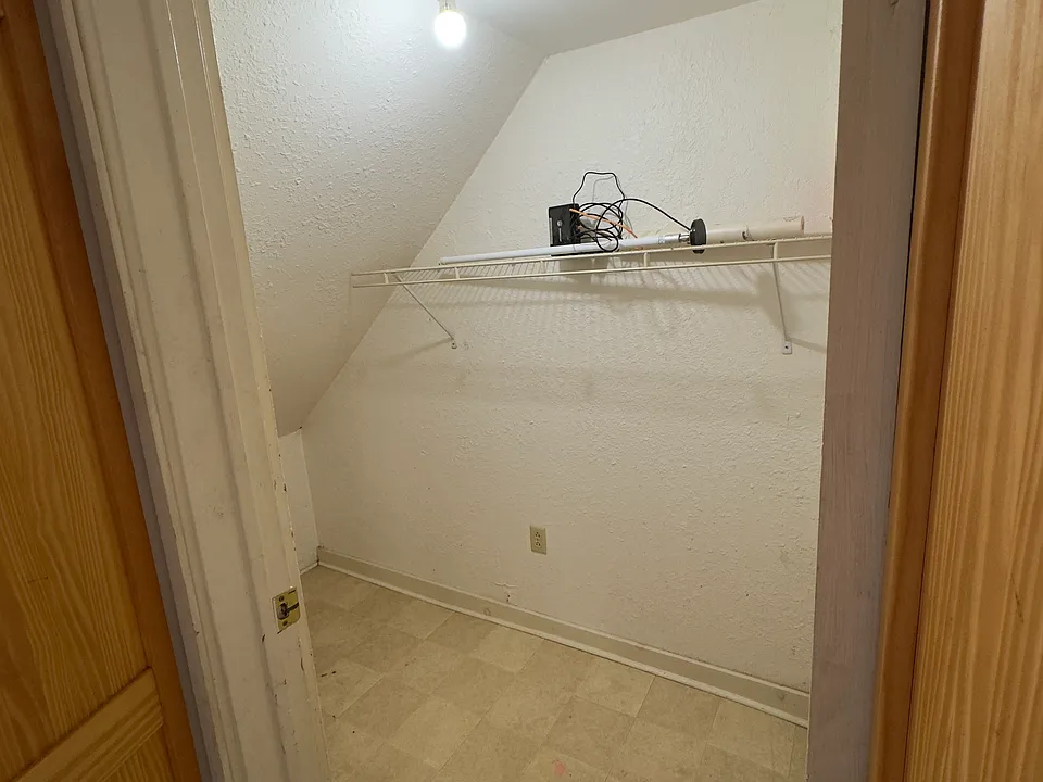 Pantry/coat closet