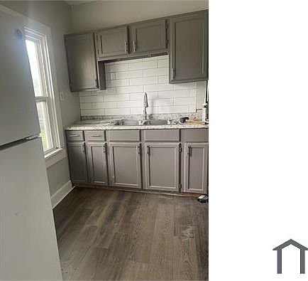 3rd image of 915 Ferguson Ave #915