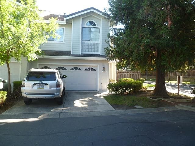 1st image of 409 Gingerwood Ln