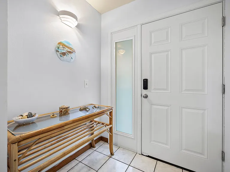 39 Tulip Ave #1-ID1044373P — Photo 34