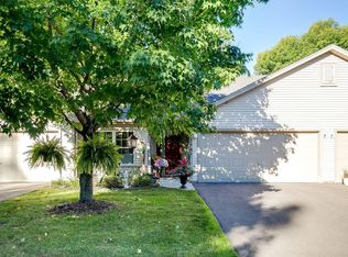 27761 Woodland Dr, Chisago City, MN 55013