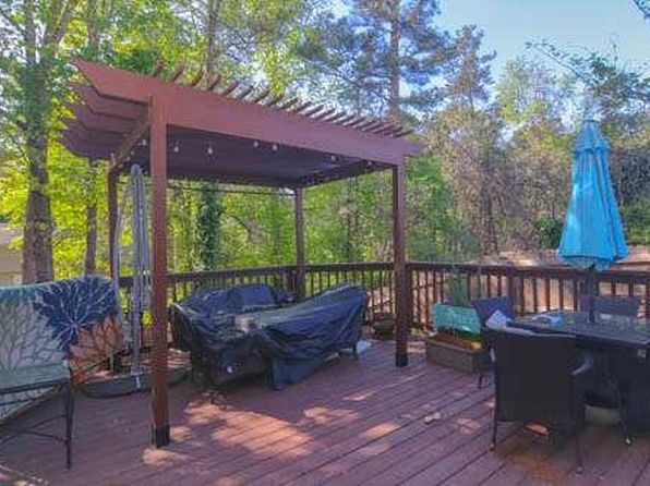 6879 Smoke Ridge Dr, College Park, GA 30349