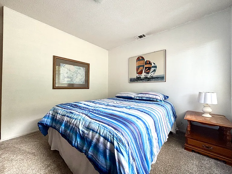 211 Earl Ct — Photo 11