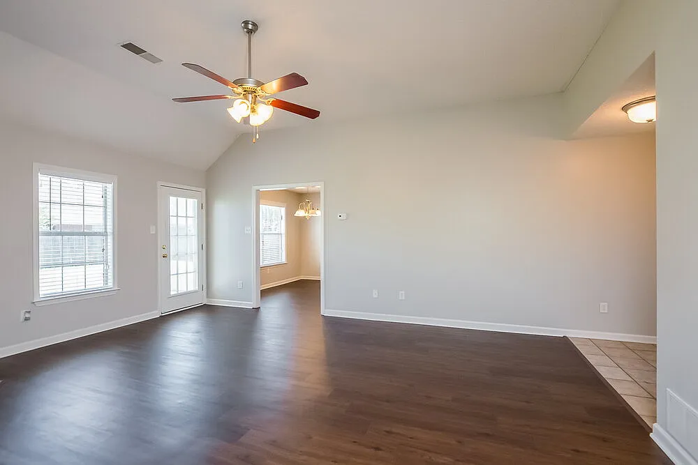3 bed, 2.0 bath, 1510 sqft, $1,795 — Photo 4
