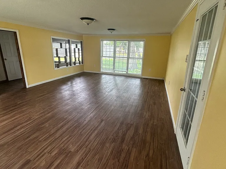 303 S Front St — Photo 23