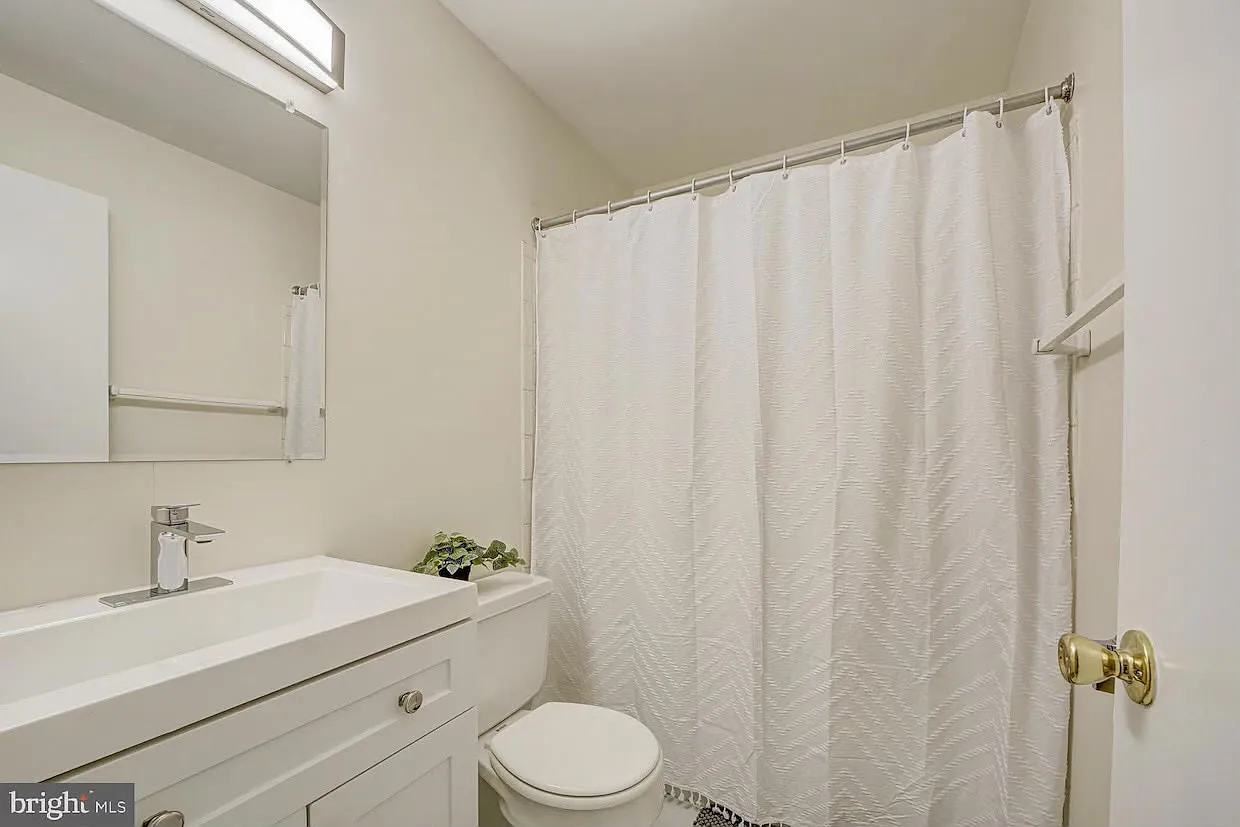 4 bed, 1500 sqft, $850 — Photo 2