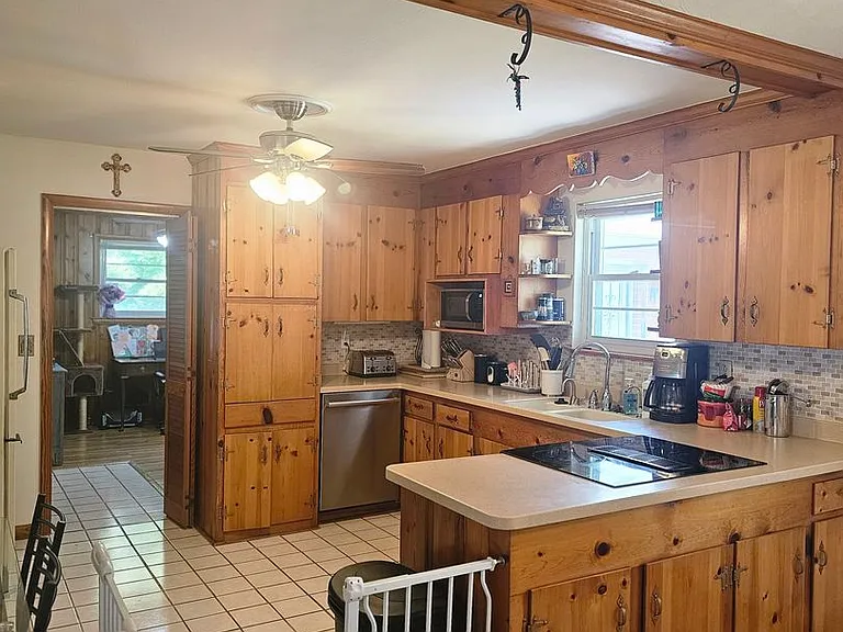309 Lenore Trl — Photo 7