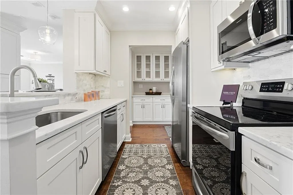 1 bed, 2.0 bath, 1070 sqft, $2,500 — Photo 1