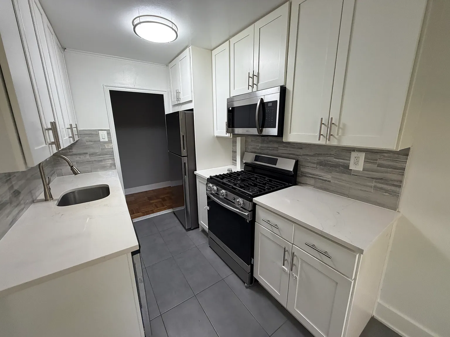 71st Cres — Photo 2