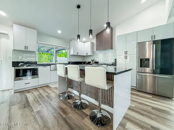 205 Cedar Heights Dr, Thousand Oaks, CA 91360