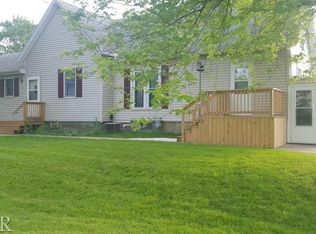 301 S West St, Waynesville, IL 61778