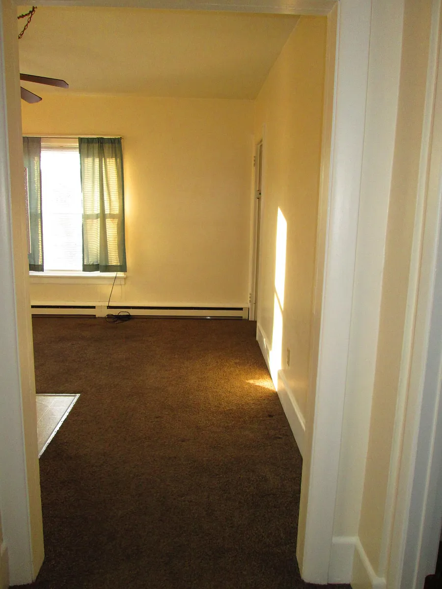 Building Photo - 1109 Pennsylvania Ave E #3
