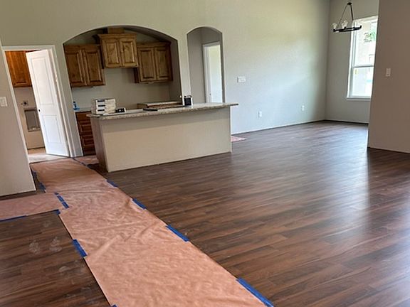 4th image of 1115 Iris Crescent Dr