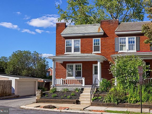 2nd image of 841 3rd St