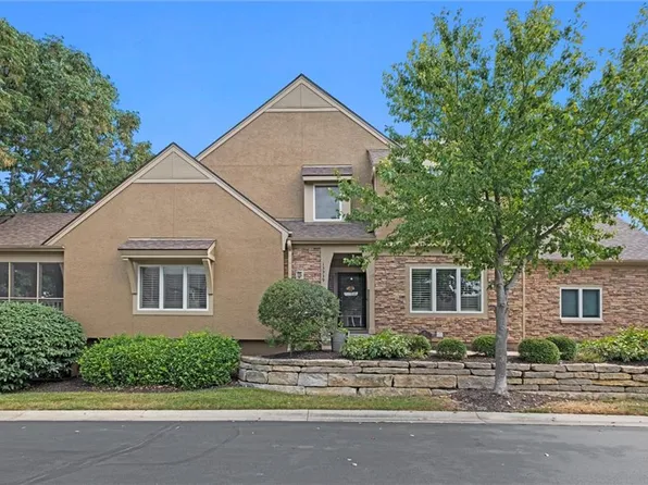 13939 S Summit St, Olathe, KS 66062