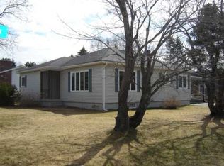 8 High St, Fort Kent, ME 04743