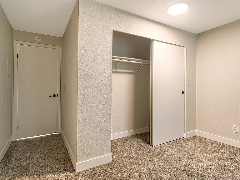 Westvue Apartments — Photo 45
