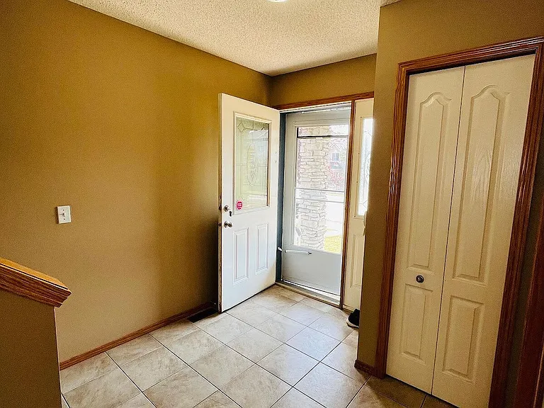 937 Arbour Lake Rd NW — Photo 15