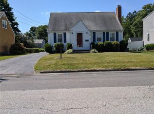 74 Kingswood Rd, Bristol, RI 02809