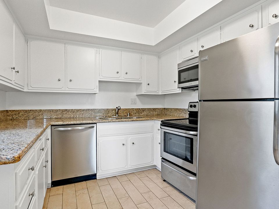 1st image of 12258 Montana Ave APT 301