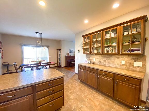 4th image of 2206 Deven Pl