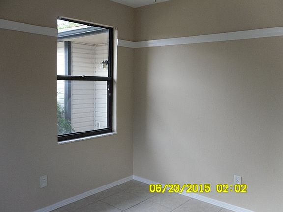 4th image of 1125 Southwinds Dr