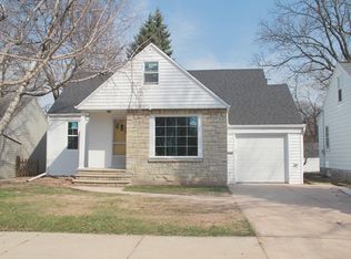 1323 11th Ave, Green Bay, WI 54304