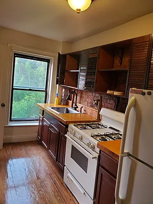 Rented by RBM Brokerage | media 20