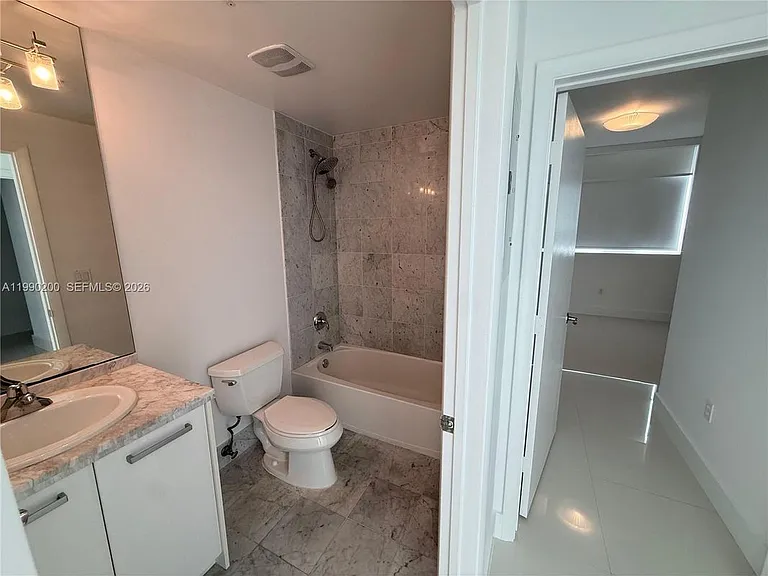 244 Biscayne Blvd #3803 — Photo 7