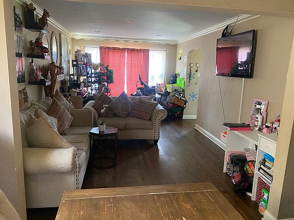 2nd image of 7133 S Sawyer Ave