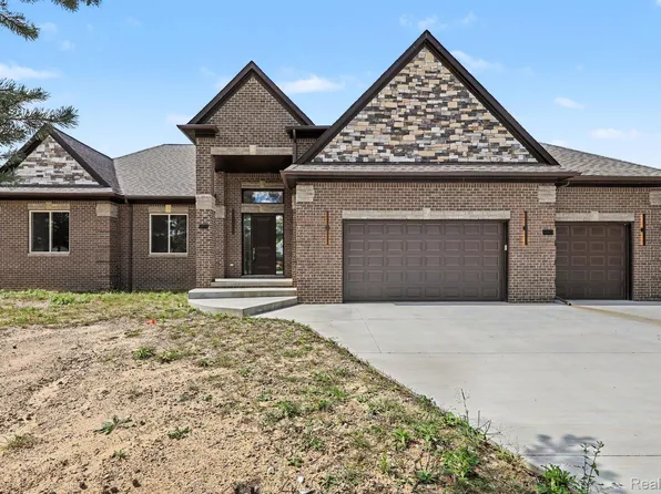 68503 Lake Angela Pointe, Richmond, MI 48062