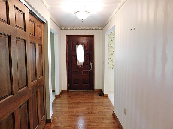 2nd image of 8345 Oakcreek Ct