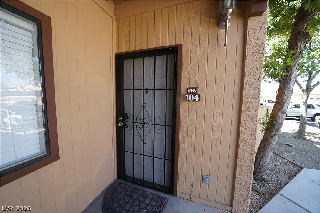 2 bed, 2.0 bath, 920 sqft, $1,350 — Photo 4