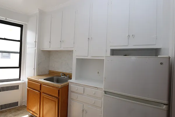 Rented by Velsor Realty | media 10