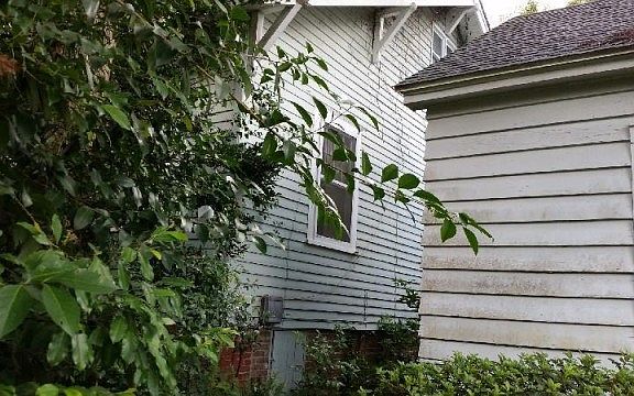 3rd image of 530 McDaniel St