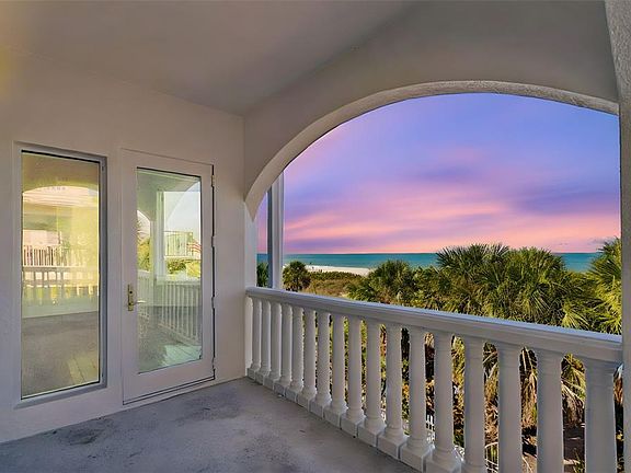 2nd image of 2811 Sunset Way