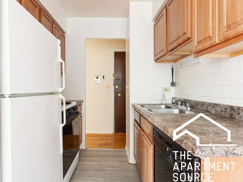 1st image of 535 W Briar Pl #203