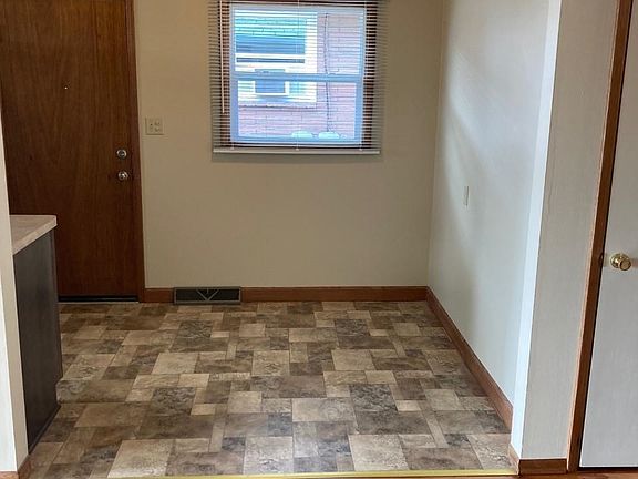 4th image of 615 E Euclid Ave