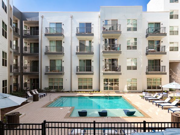 245 E Trinity Pl UNIT 1506