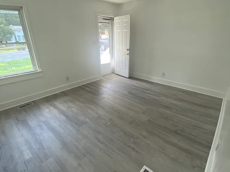 2401 Celia Ave #1 — Photo 11