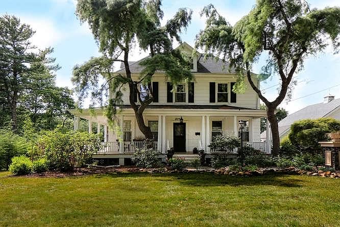 1st Floor Apt in Georgian Colonial