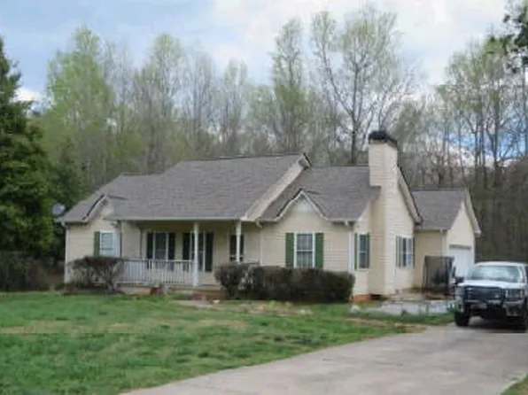 118 Salem Ln, Cornelia, GA 30531