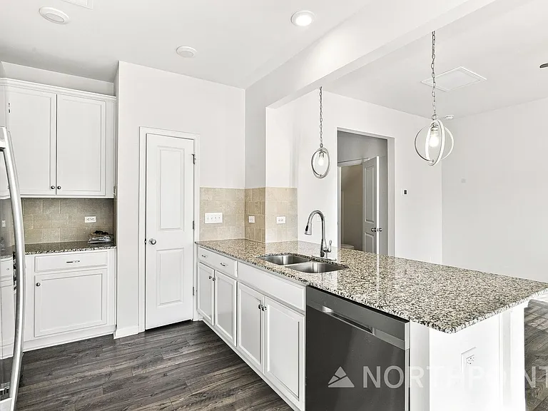 3740 Yorkshire Pl — Photo 7